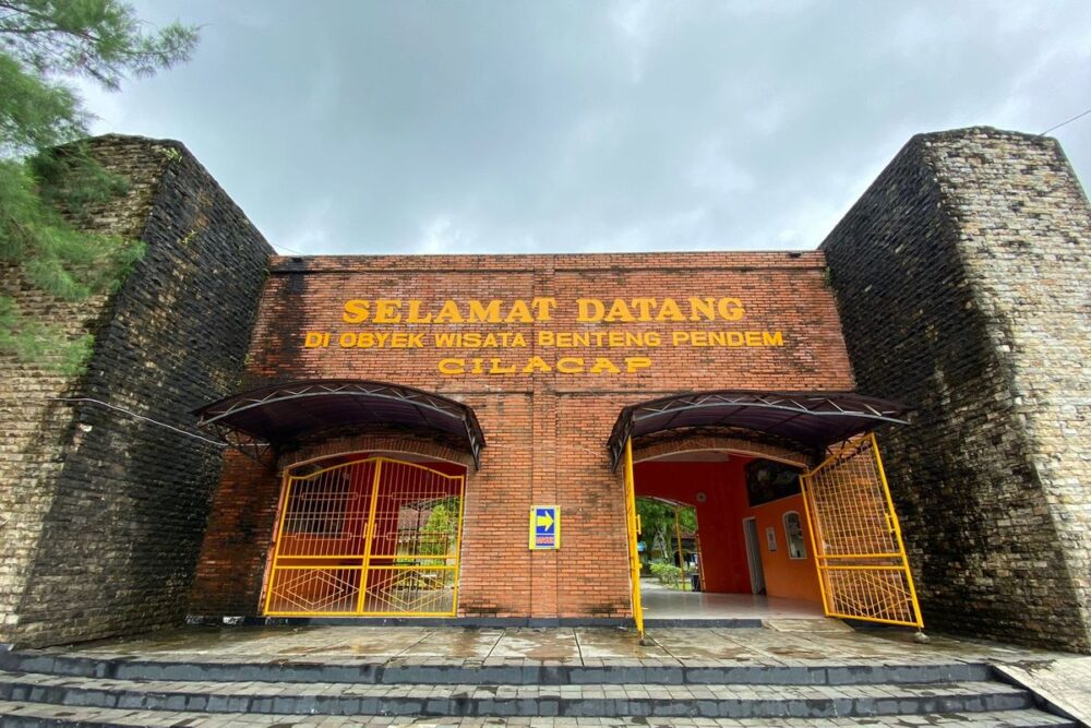 Menggali Pesona Wisata Cilacap dengan Patas Family Trans